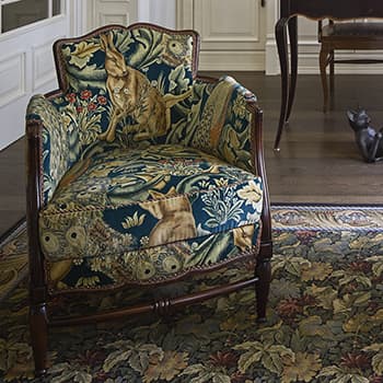 Антикварное кресло с тканью Вильяма Морриса